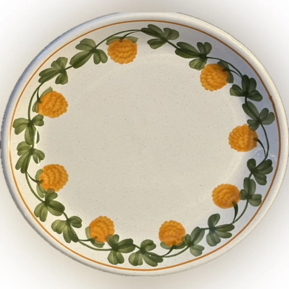 One Set of 4 Williams-Sonoma Hungary 8